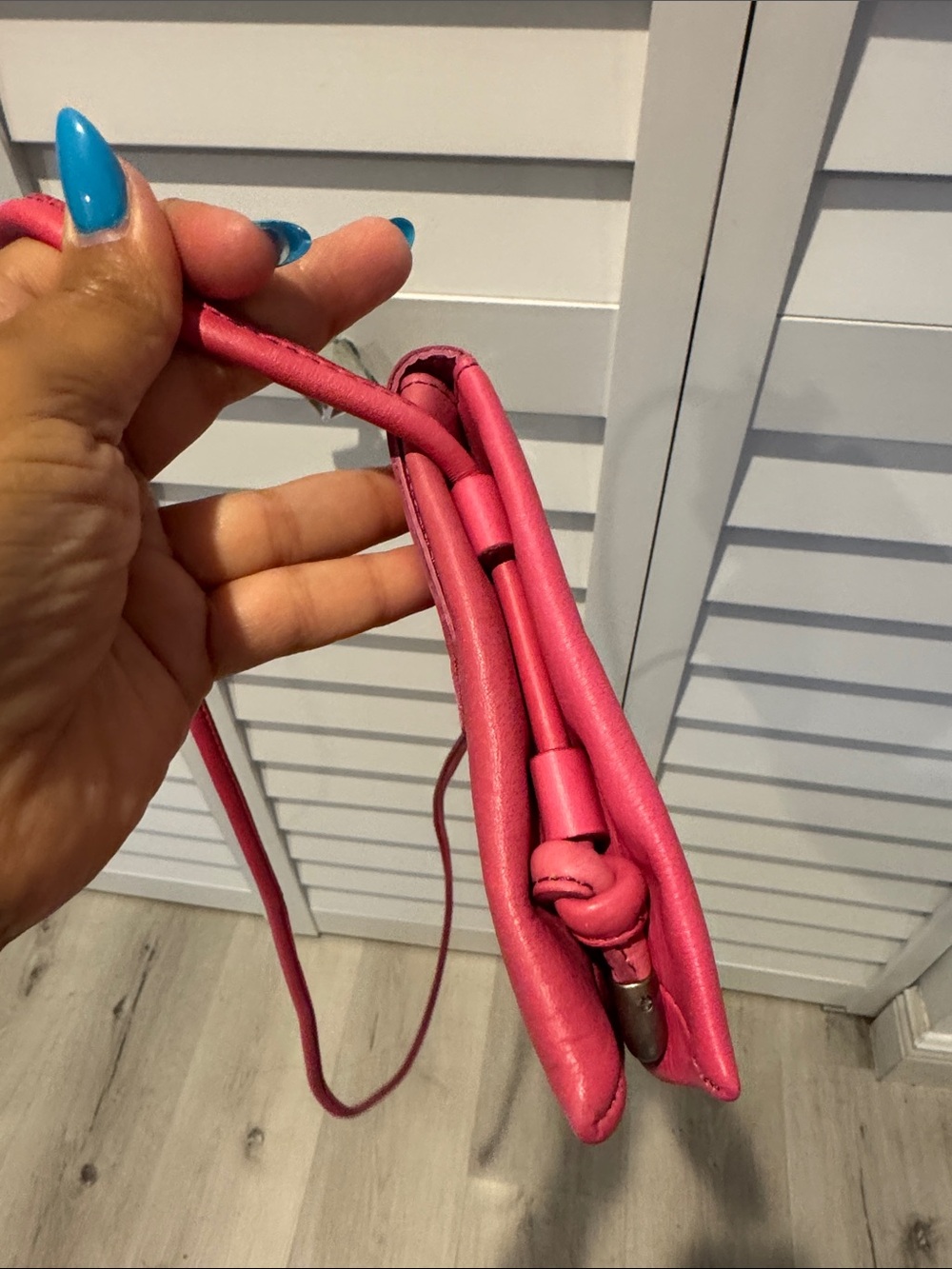 Free People Hot Pink Cow Leather Crossbody Bag with magnetic closure. - Picture 4 of 11